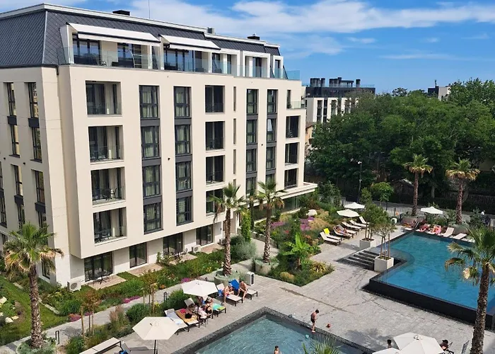 Apartment Azur Pearl By Rv *