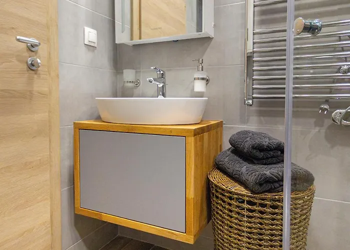 Azur Pearl By Rv * Saints Constantine and Helena