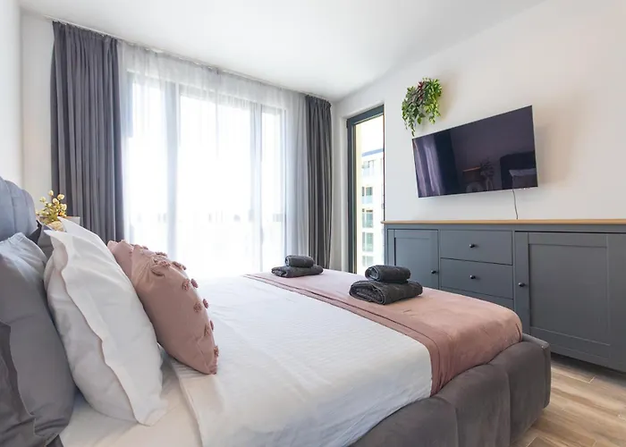 Azur Pearl By Rv